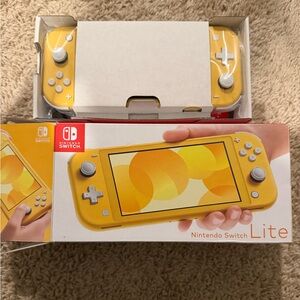 Nintendo Switch Lite - Sunny Yellow